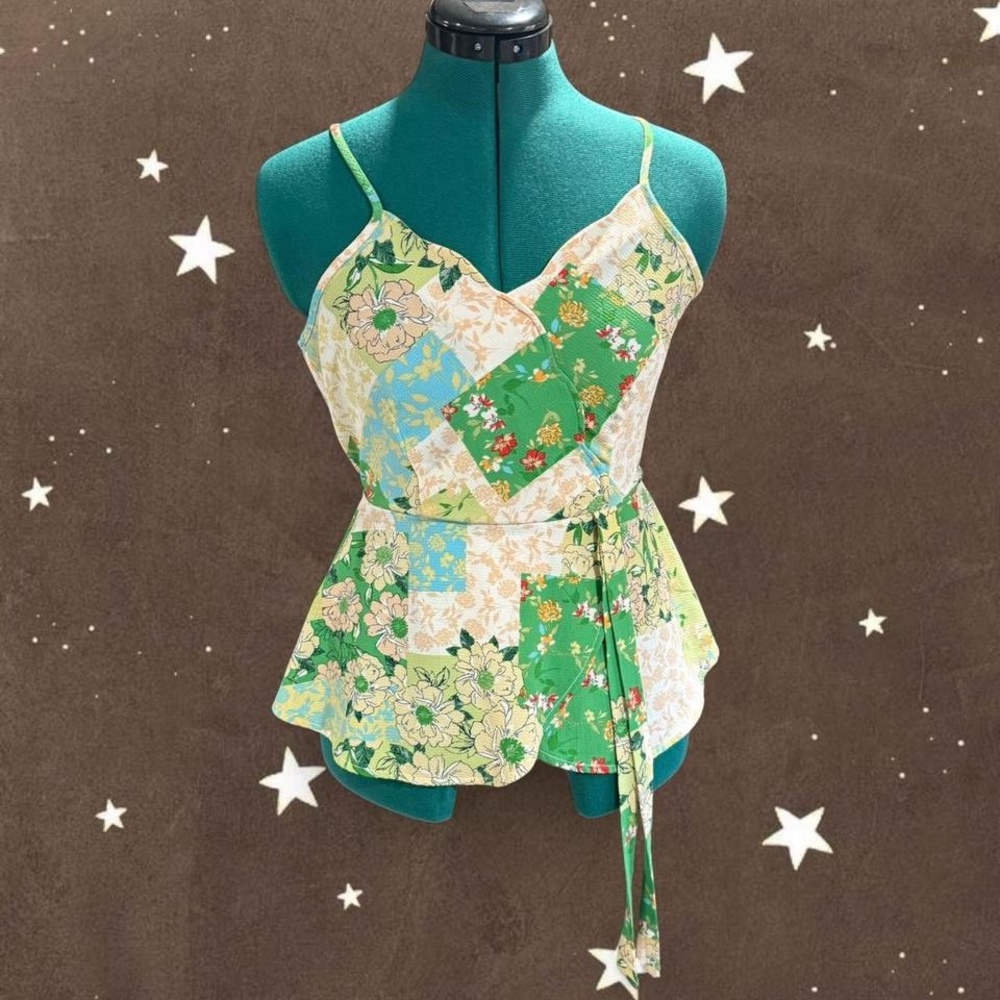 Monteau Green and Beige Floral Top